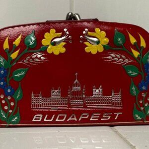 wallet/coin purse with Budapest on it